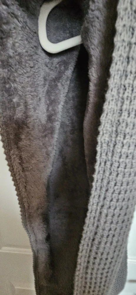 Grey Neck Warmer / Knit Scarf with Fur Lining, virtually new - photo 5
