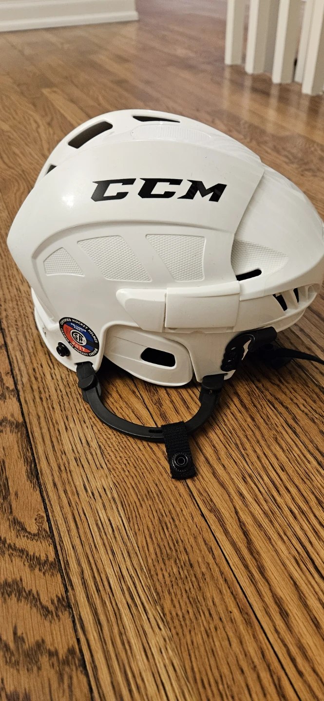 Youth Hockey Helmet (Size Small)