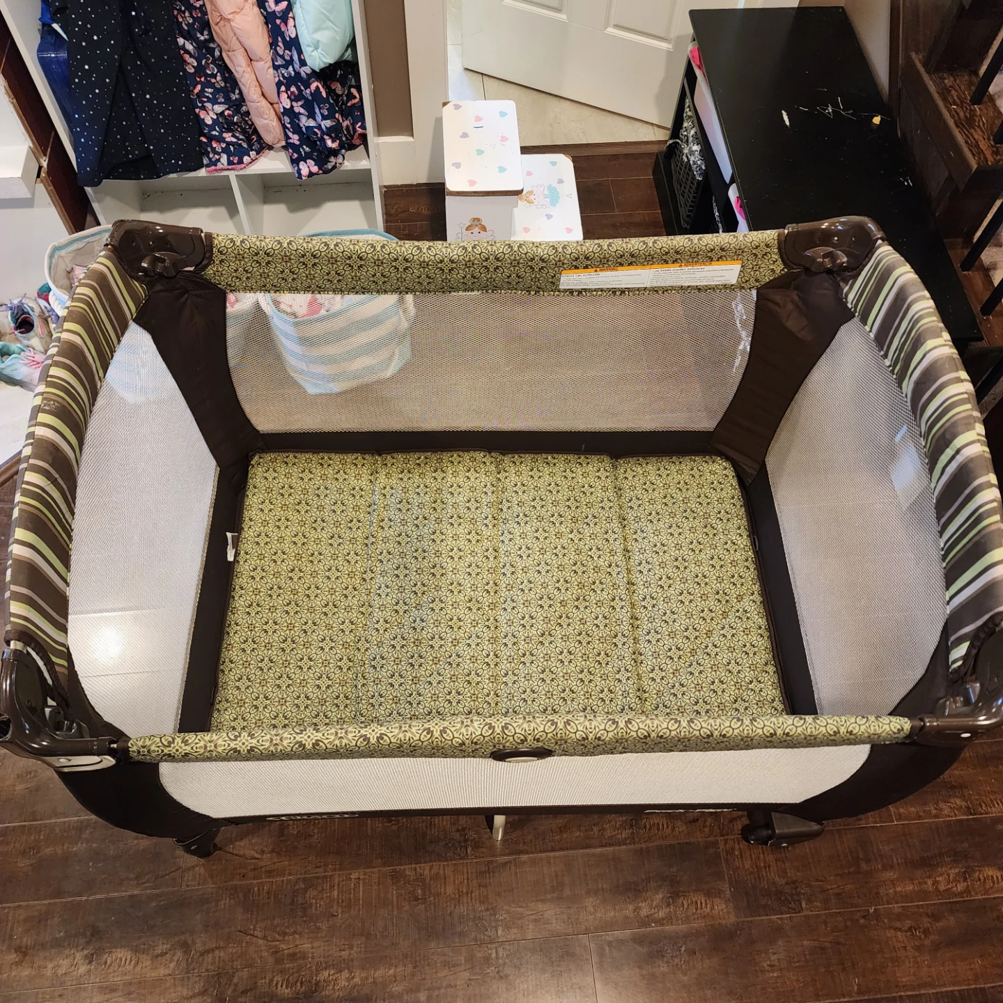 Graco Pack 'n Play Portable Playpen - photo 2