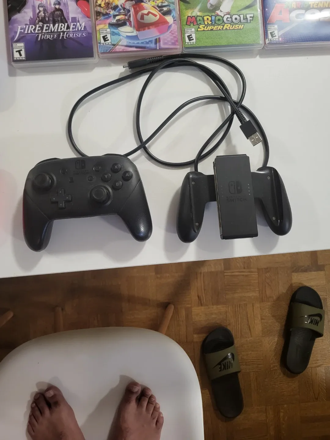 Nintendo Switch Bundle with Games & Accessories image indicator(6)