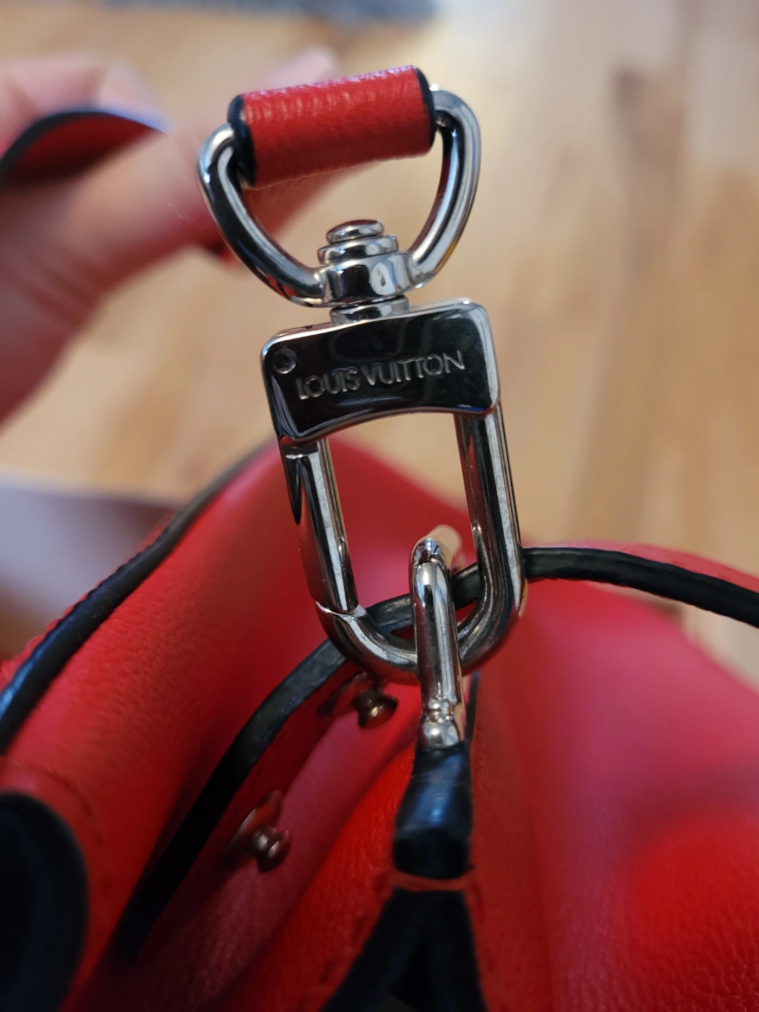 Louis Vuitton Red Leather Shoulder Bag - photo 5