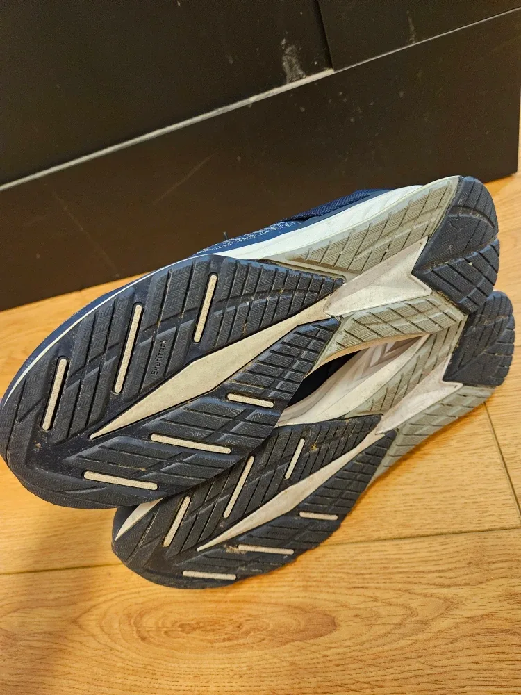 Puma Knit Sneakers - Men's Size 9 image indicator(3)