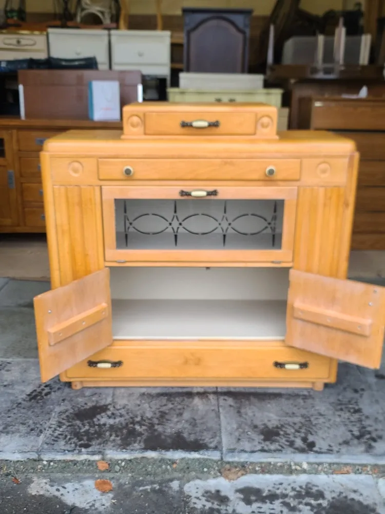 VINTAGE BUFFET SERVER CABINET image indicator(2)