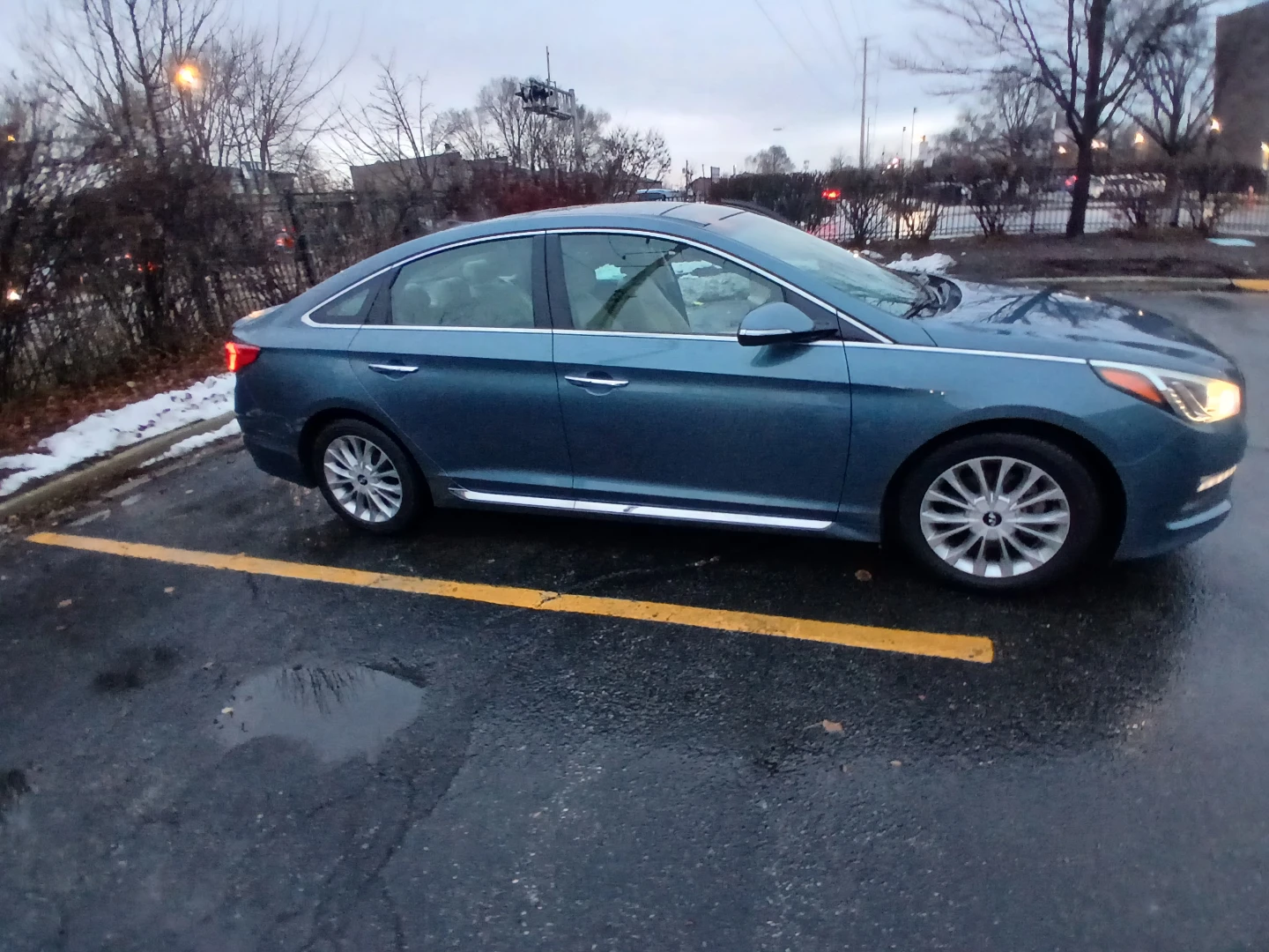 Hyundai Sonata Sedan - Blue - photo 3