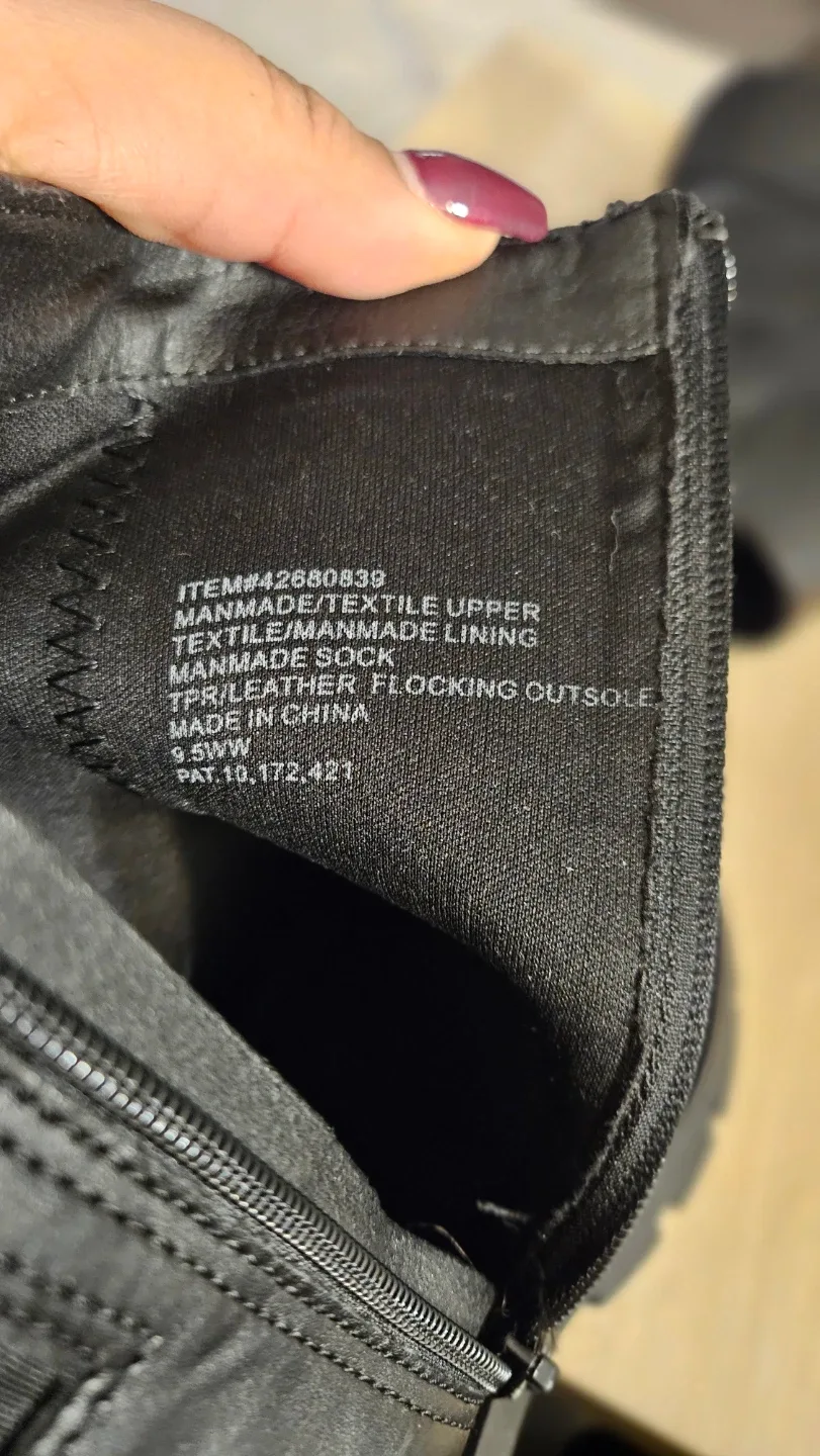 Black Platform Chelsea Boots - Size 9.5 Wide image indicator(5)