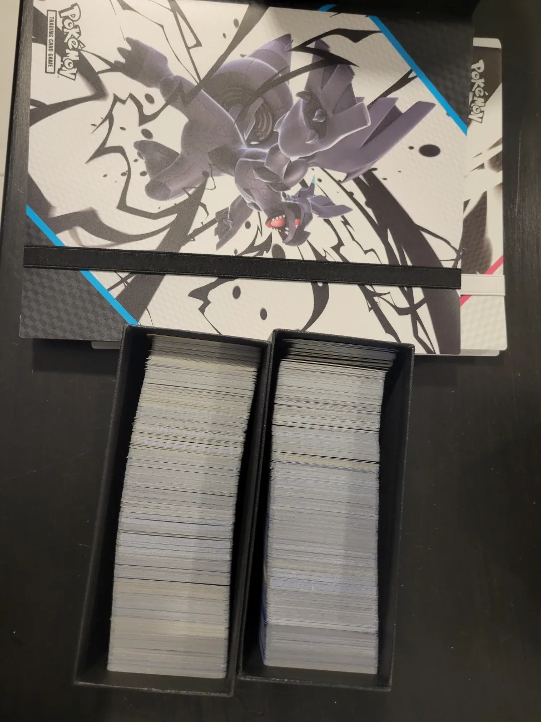 Pokemon cards and binders image indicator(2)