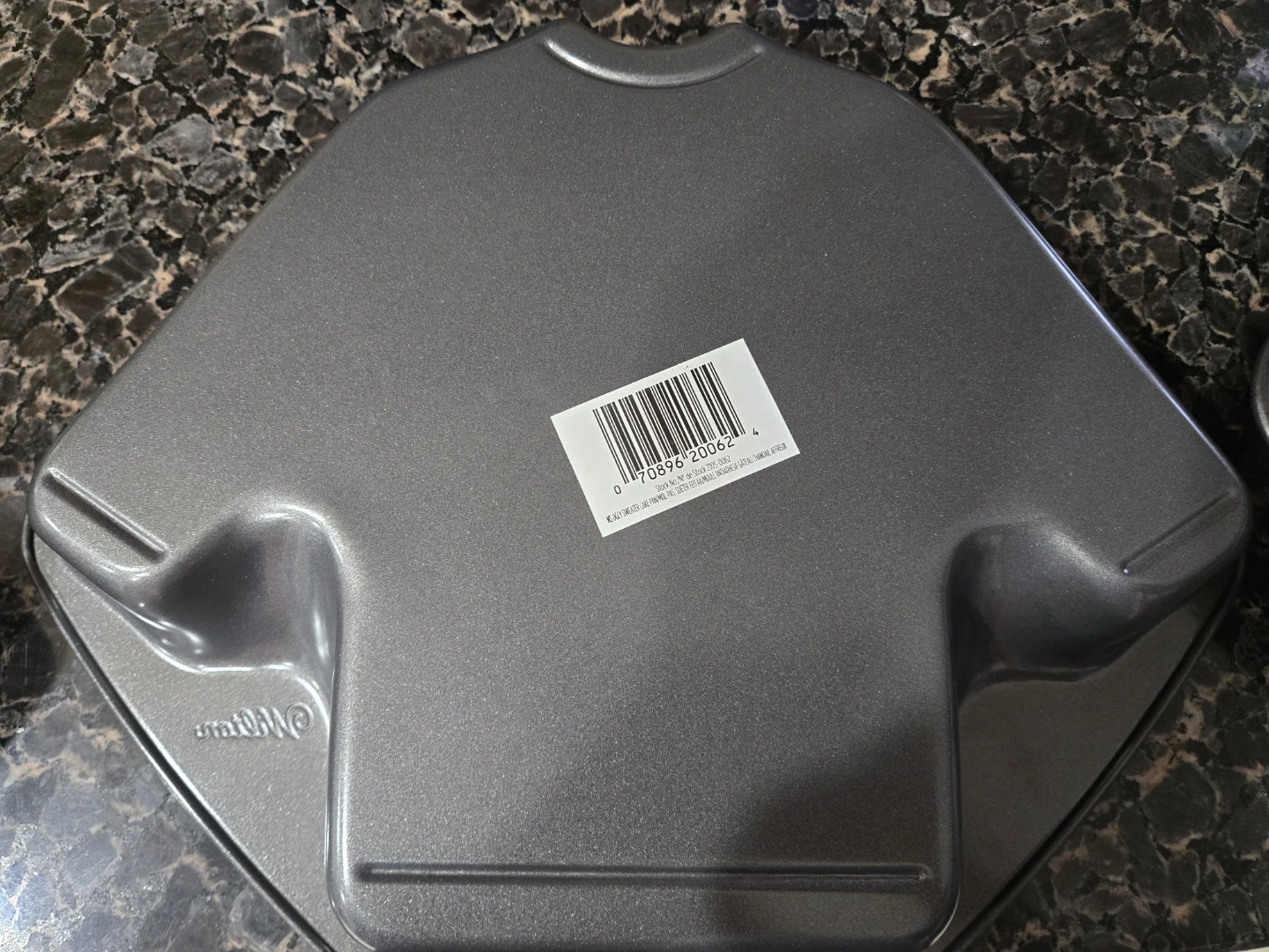 Wilton Cake Pan - Christmas Sweater Shape - photo 4