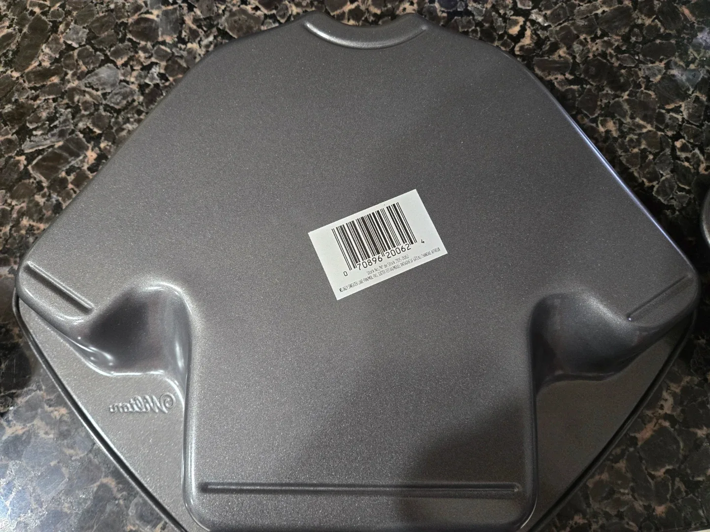 Wilton Cake Pan - Christmas Sweater Shape image indicator(4)