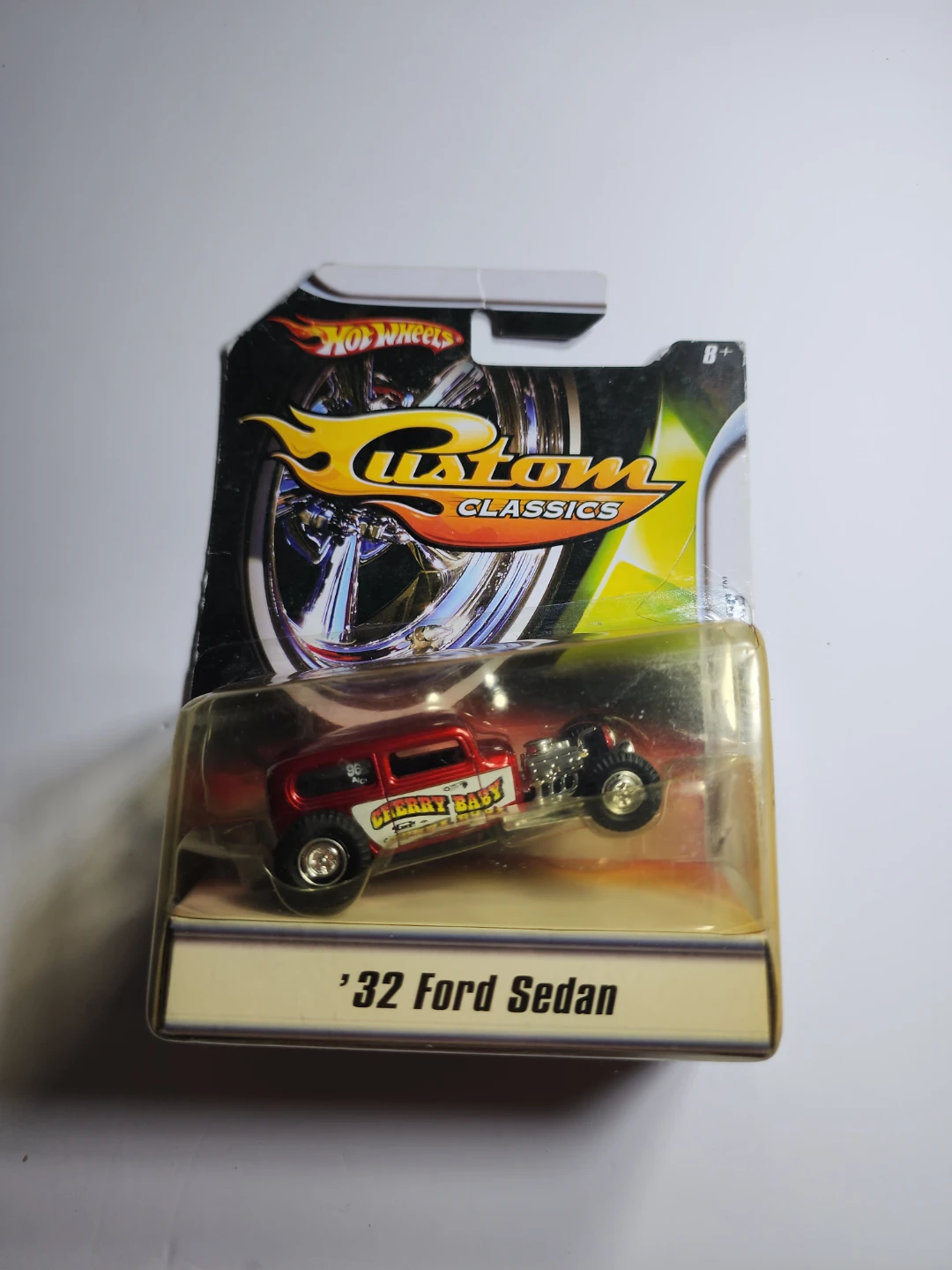 Hot Wheels Custom Classics '32 Ford Sedan