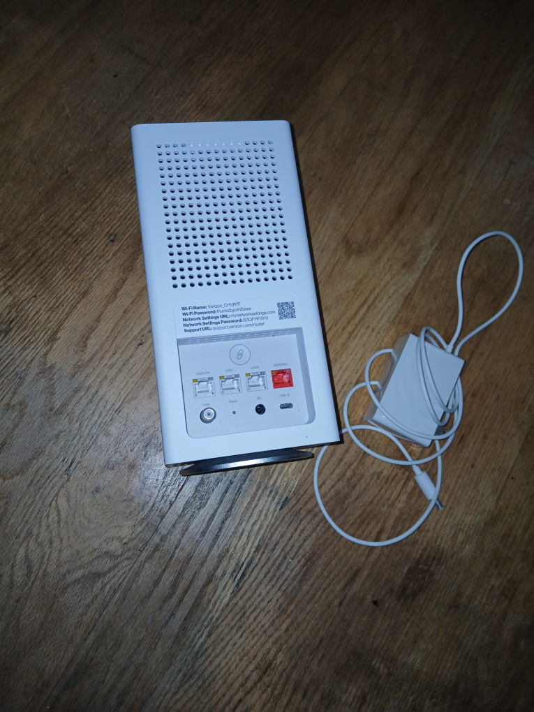 Verizon CHVR7F WiFi Router - photo 4
