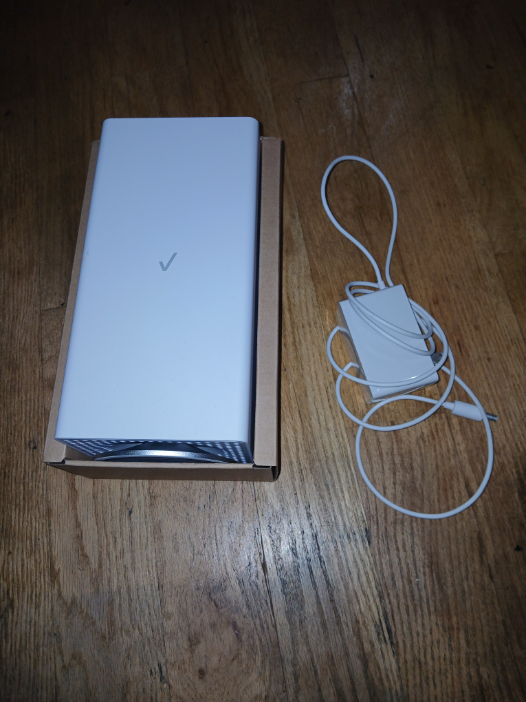 Verizon CHVR7F WiFi Router - photo 5