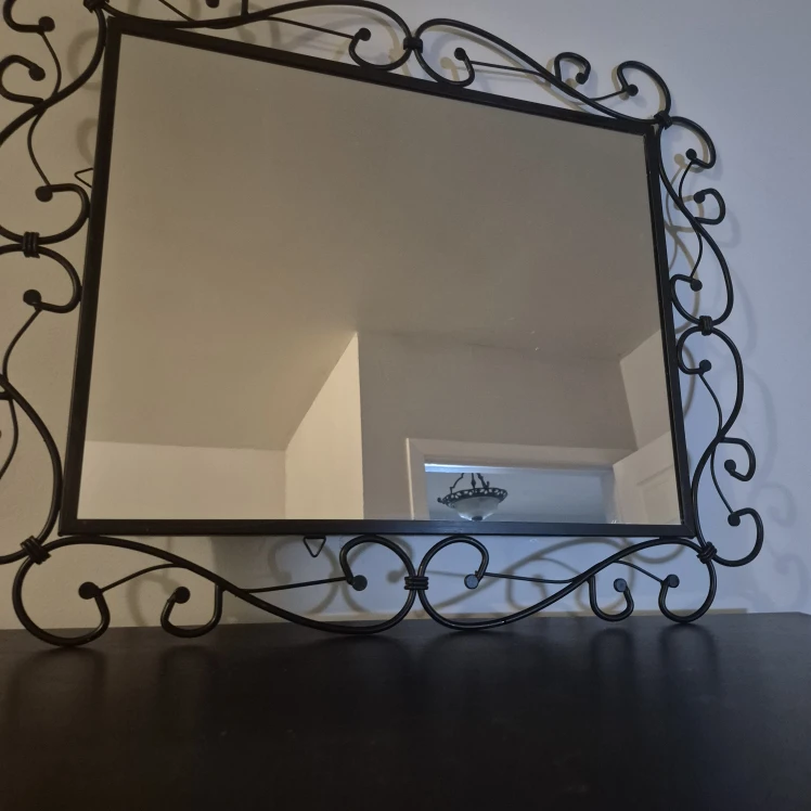 Columbia Frame Inc. Mirror - 22.5 x 26.5" - photo 2