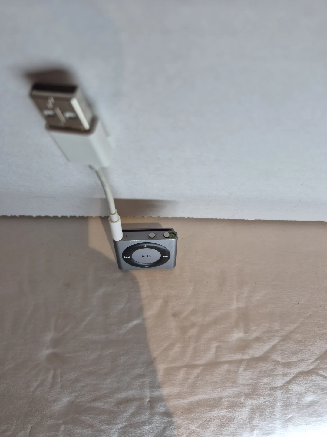 Apple iPod Shuffle 2nd Gen Silver - photo 2