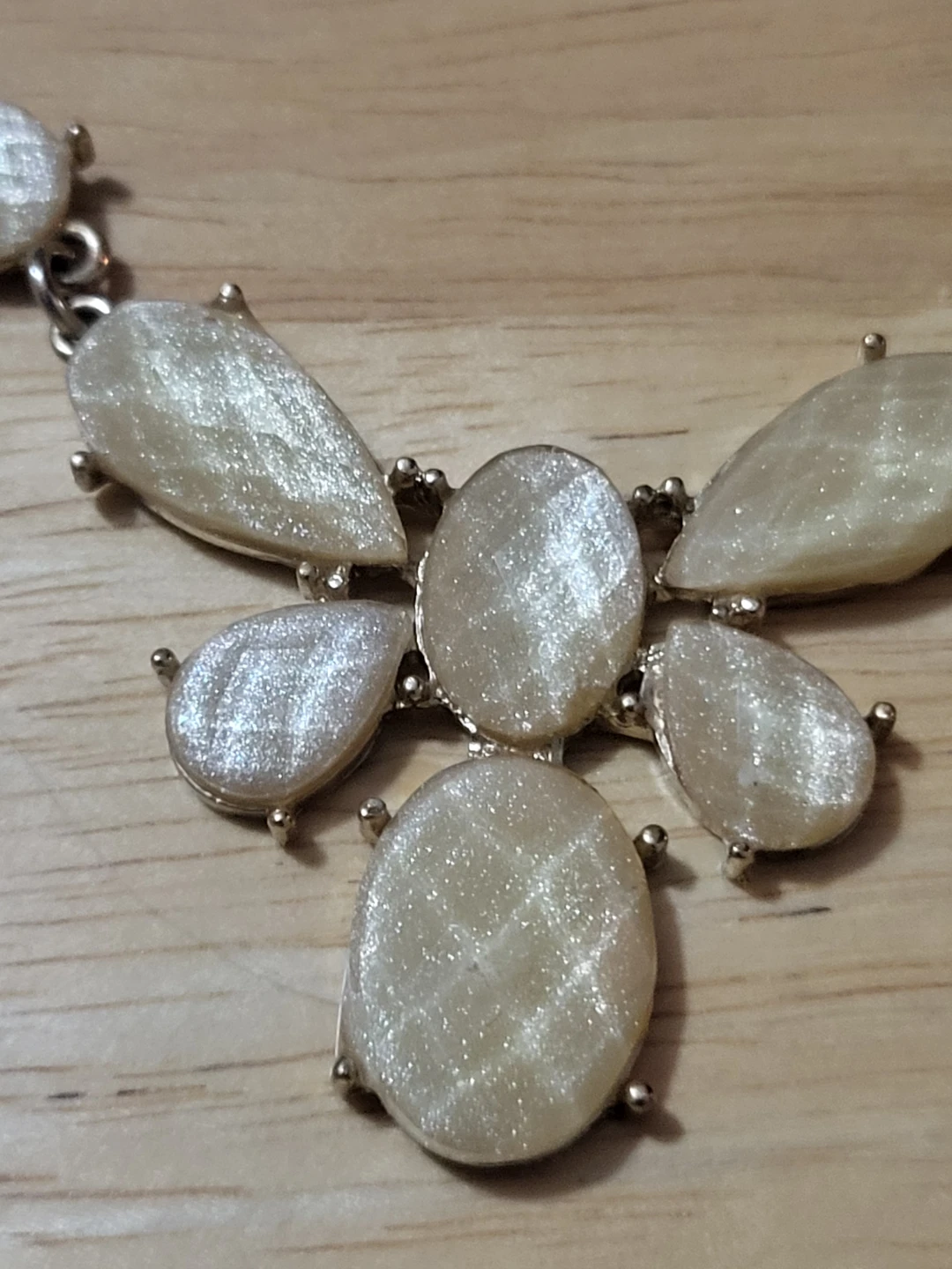 Cream-coloured Necklace - photo 2