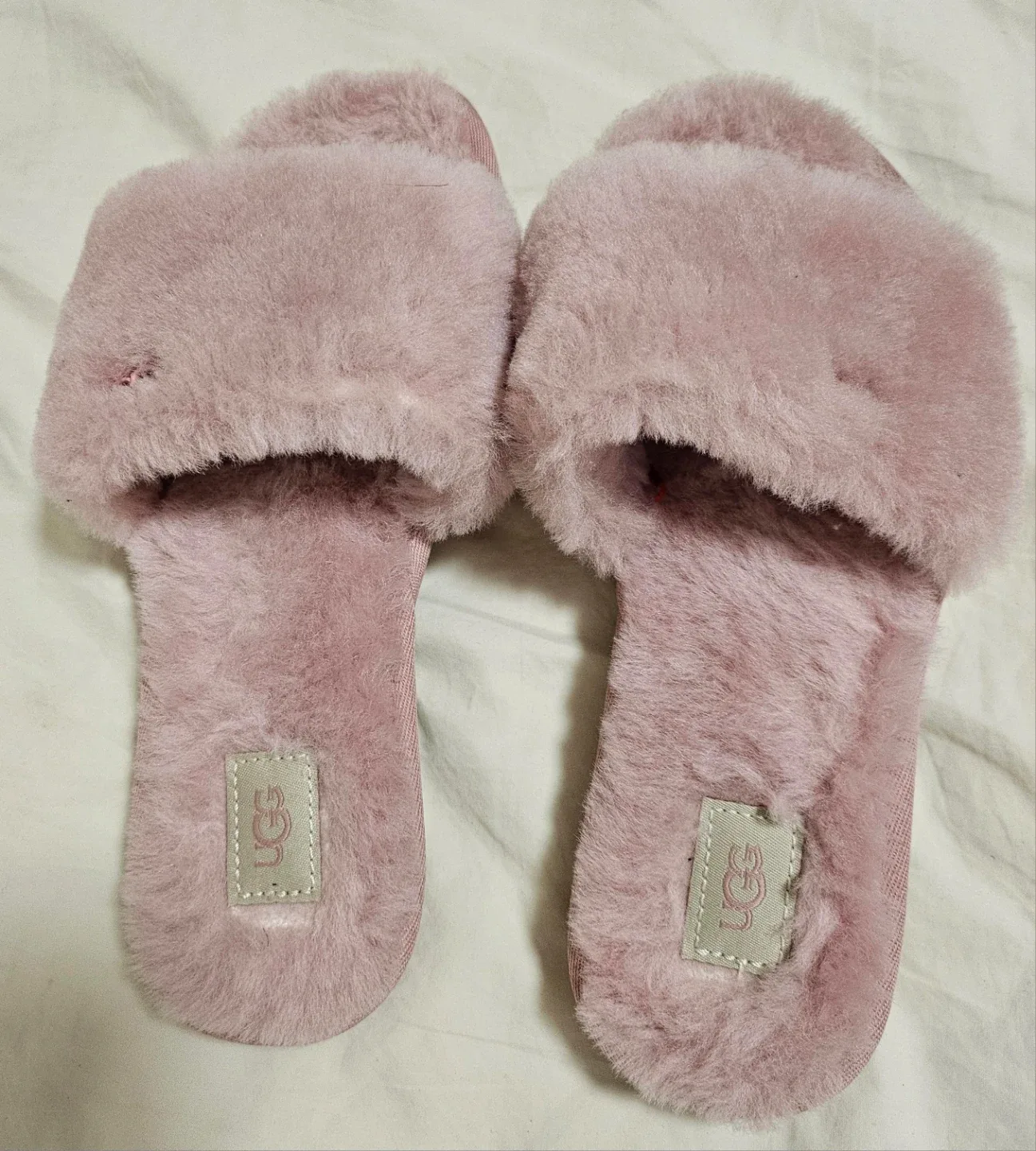 UGG Pink Fluff Yeah Slides - Size 6