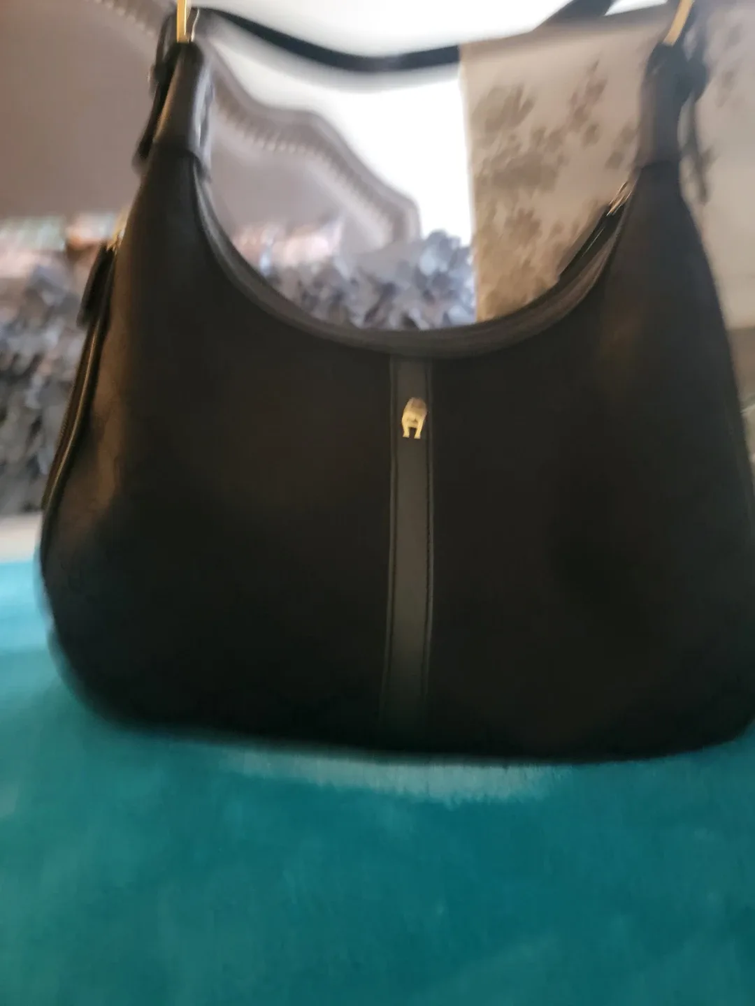 Etienne Aigner Black Shoulder Bag image indicator(2)