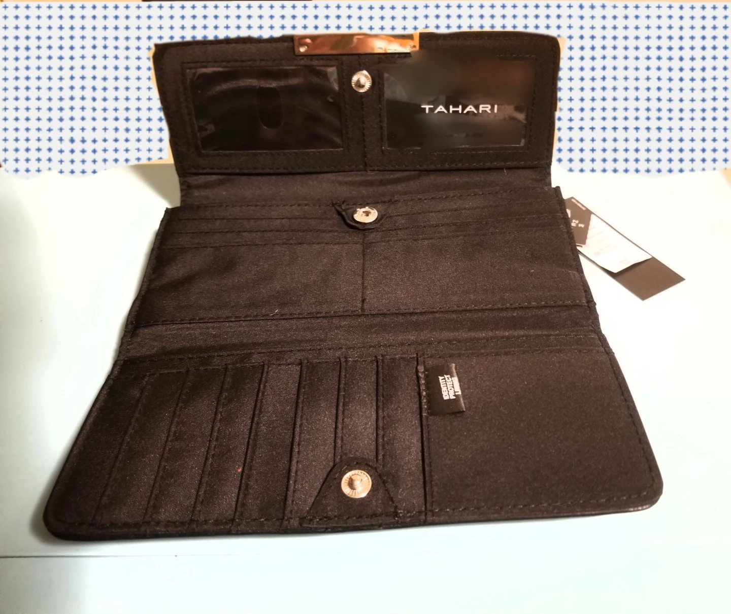 NWT Tahari Brown RFID Protect Lining Wallet - photo 2