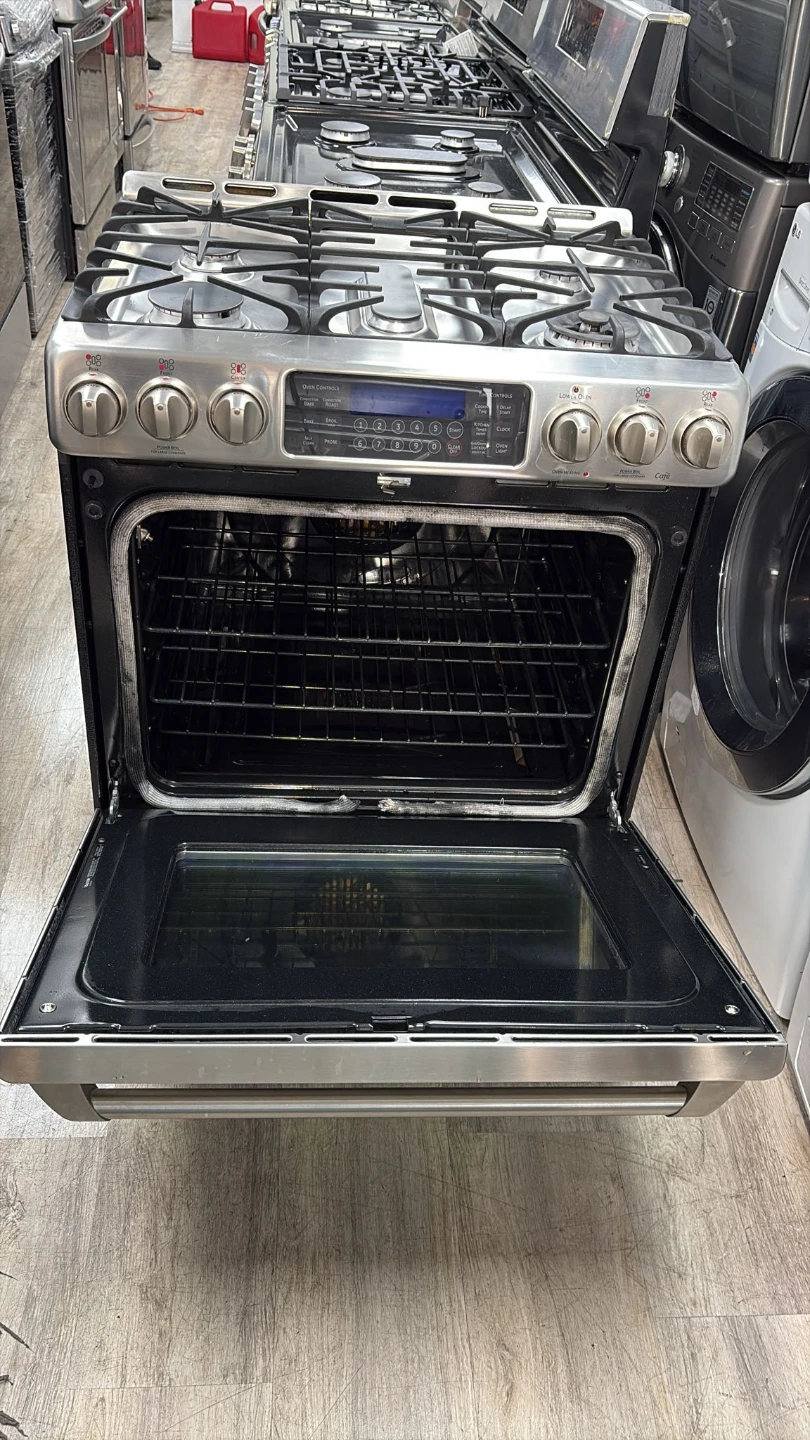 Ge Cafe 30in Stainless steel gas stove - photo 2