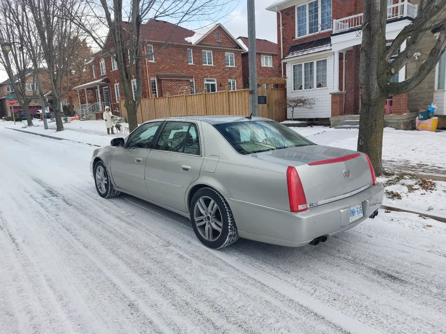 Cadillac DTS Sedan - Silver image indicator(3)