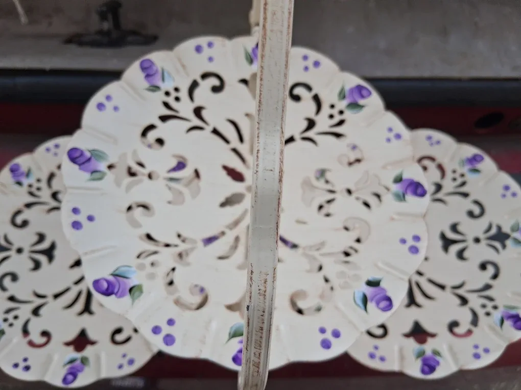 Metal Decorative Pedestal Stand image indicator(2)