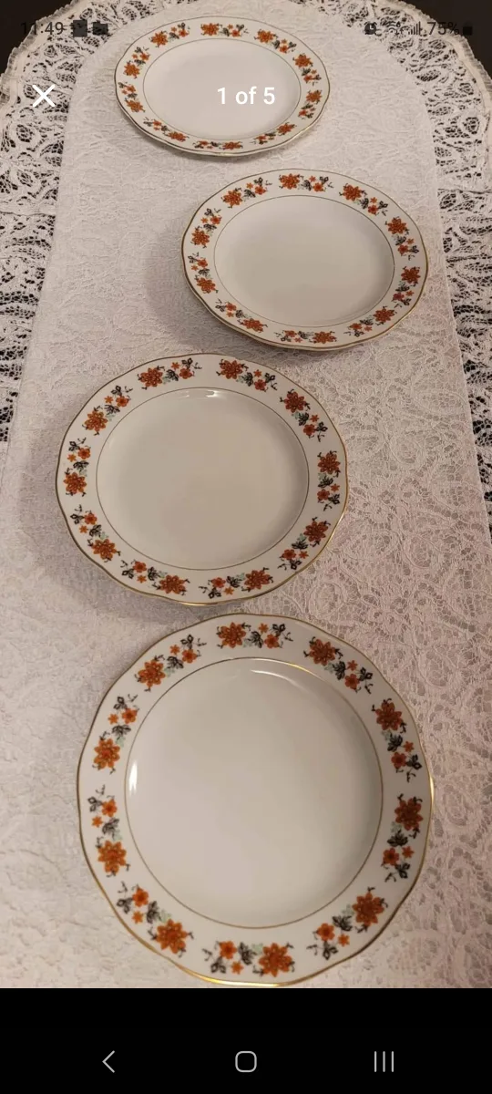 Set of 4 side plates with gold rim