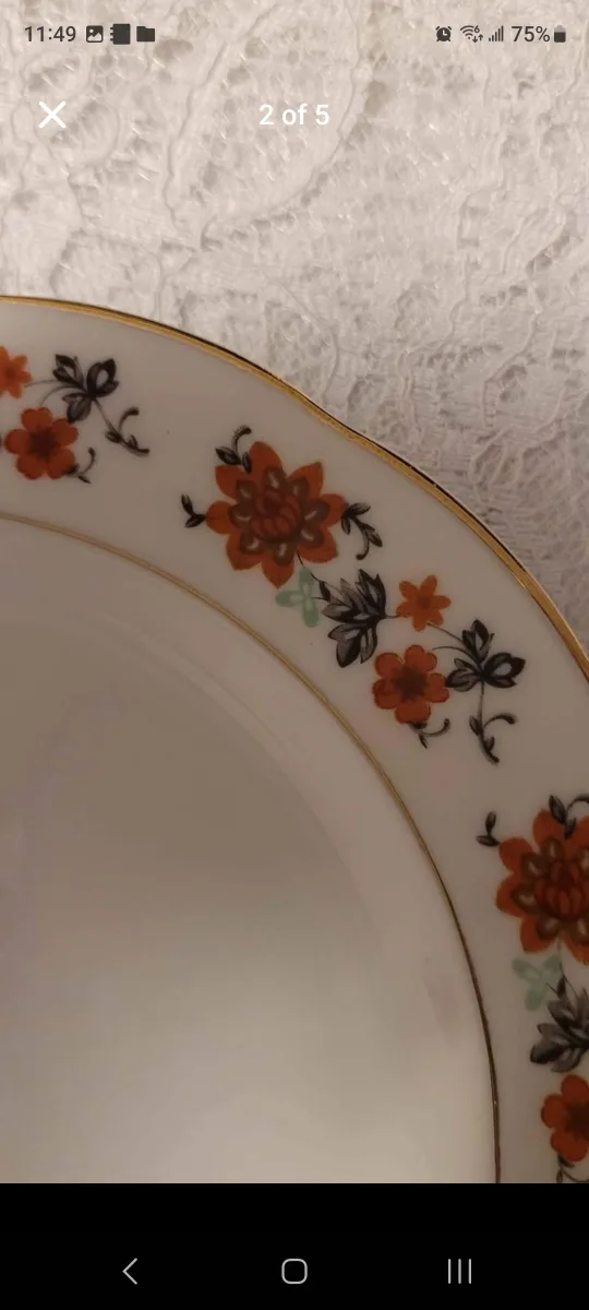 Set of 4 side plates with gold rim image indicator(2)