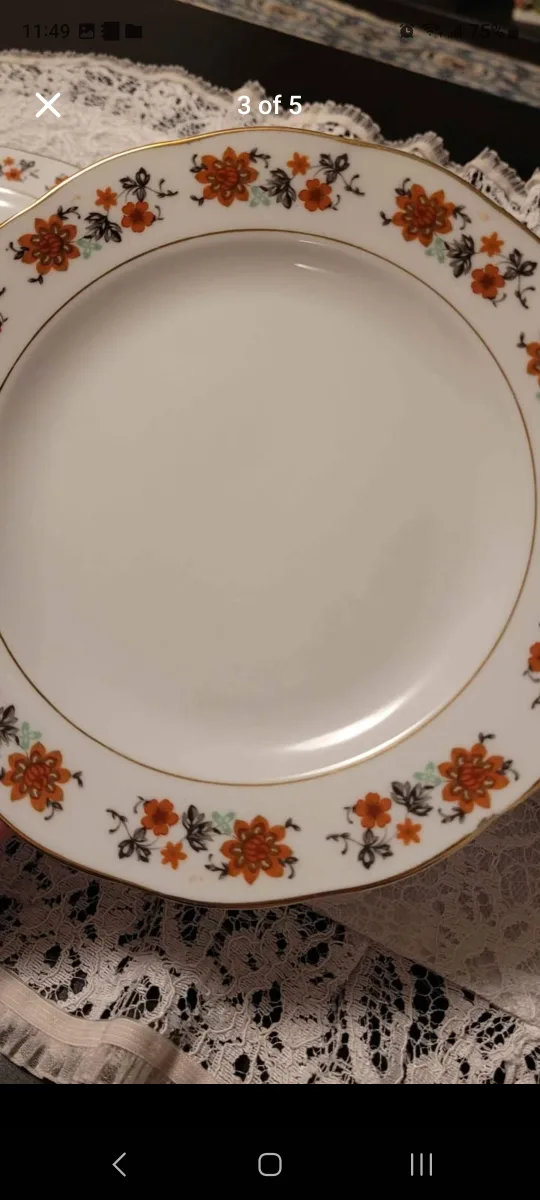 Set of 4 side plates with gold rim image indicator(3)
