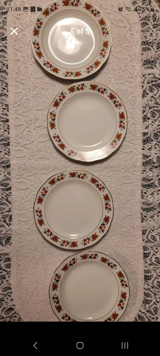 Set of 4 side plates with gold rim image indicator(5)