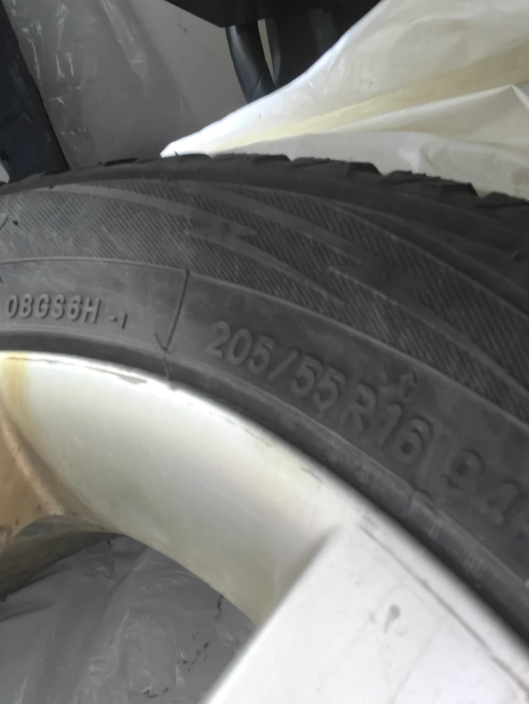 Set of 4 Winter Tires - 205/55 R16 - photo 3