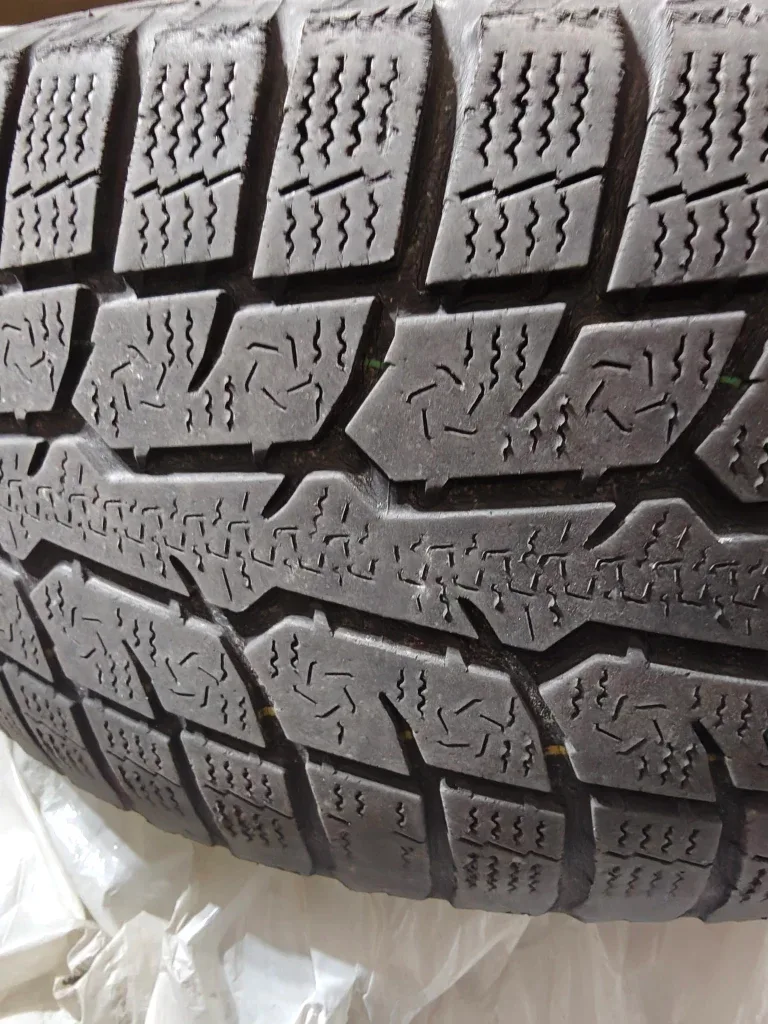 Set of 4 Winter Tires - 205/55 R16 image indicator(6)