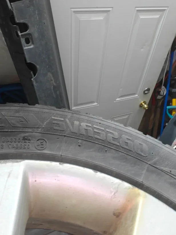 Set of 4 Winter Tires - 205/55 R16 image indicator(7)