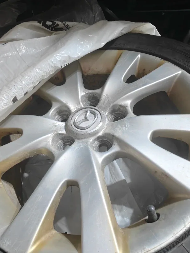 Set of 4 Winter Tires - 205/55 R16 image indicator(8)