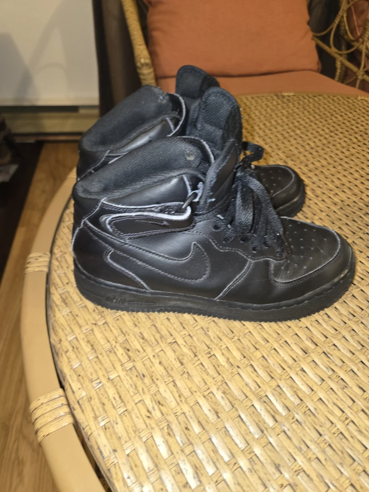 Nike Air Force 1 Mid - Black
