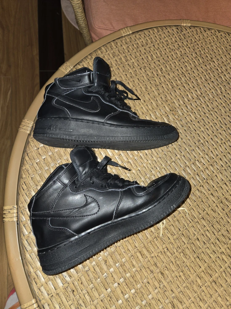 Nike Air Force 1 Mid - Black - photo 3