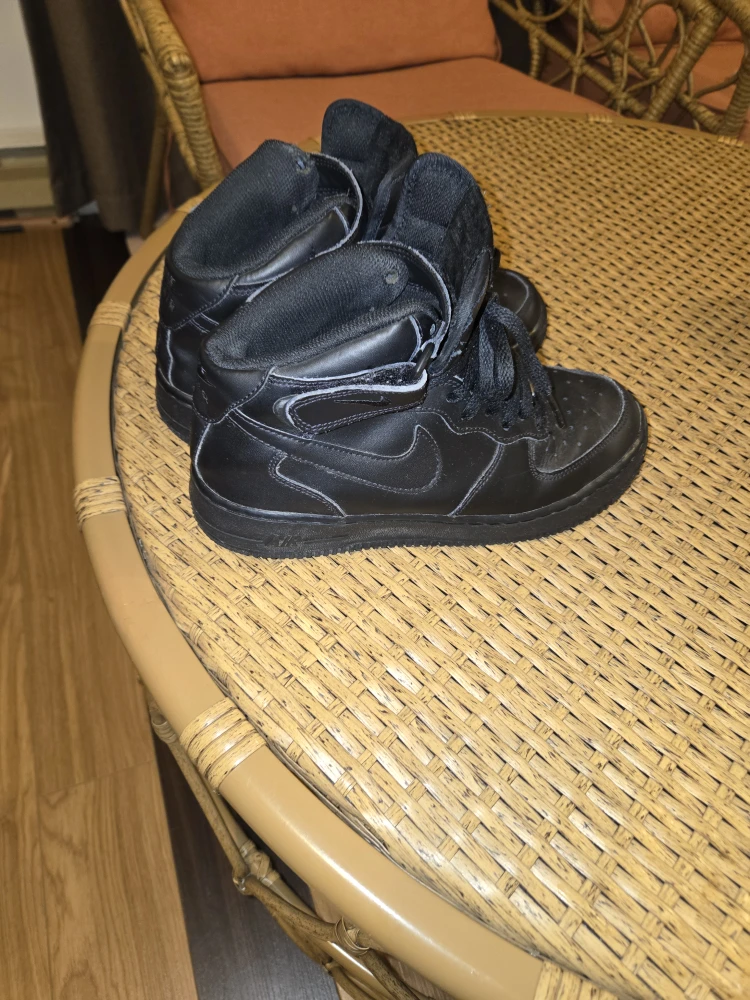 Nike Air Force 1 Mid - Black - photo 4