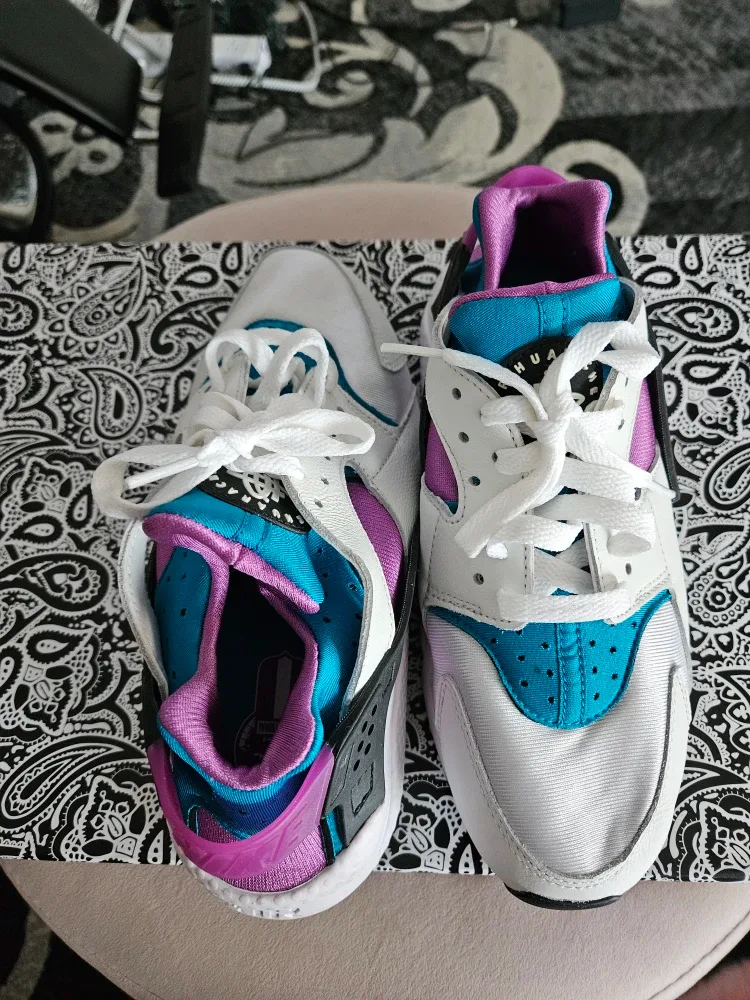 Nike Huarache White/Teal/Purple Sneakers