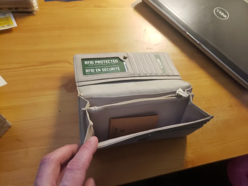 Roots73 RFID Protected Wallet image indicator(2)