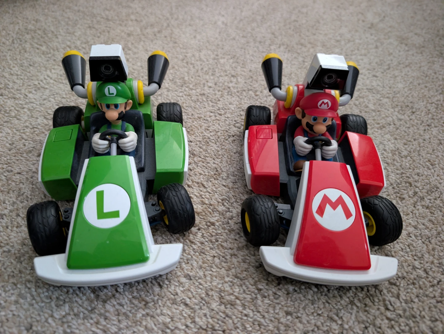 Mario Kart Ride-On Toy Car - Mario & Luigi