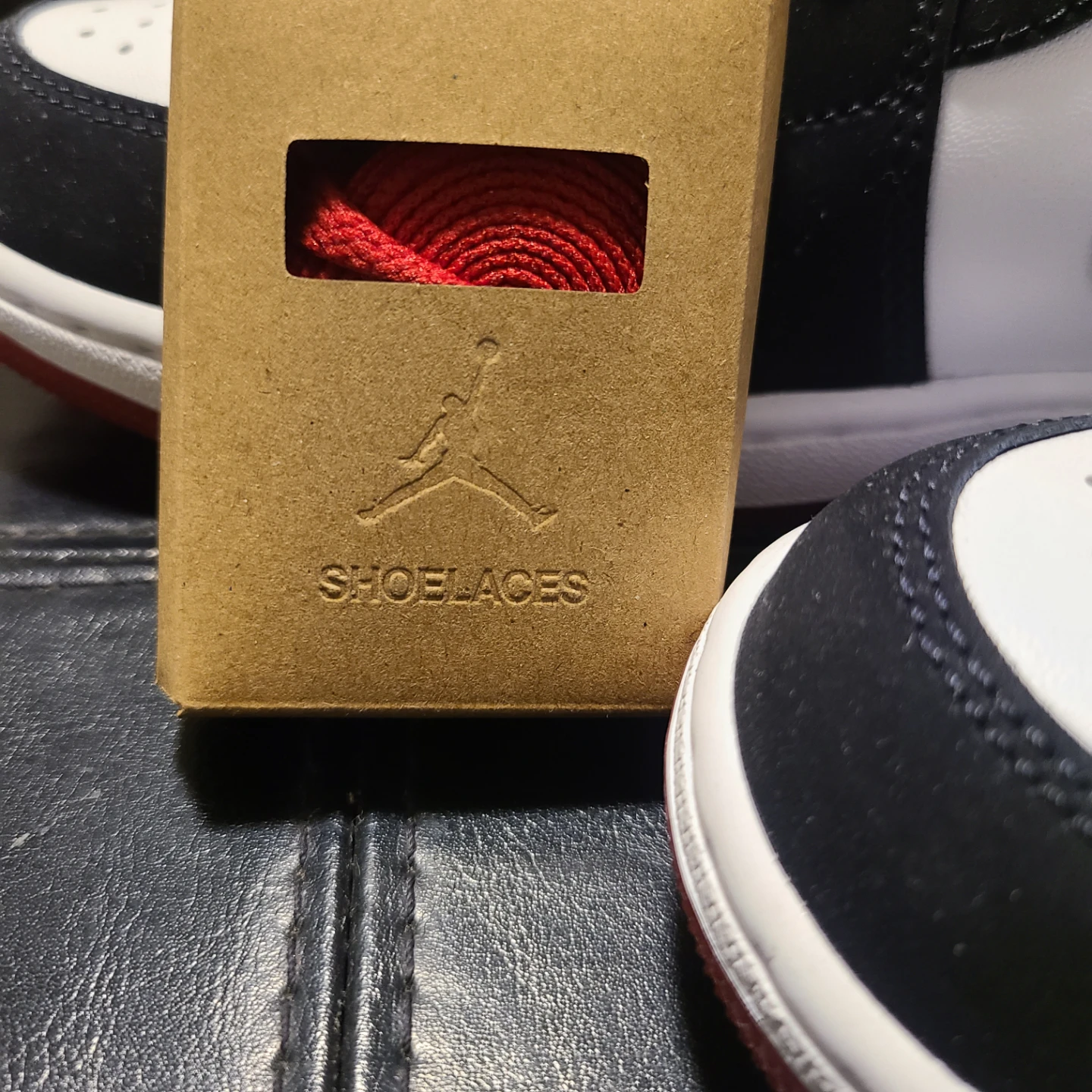 Air Jordan 1 Low SE White/Black/Varsity Red Size 10 - photo 2