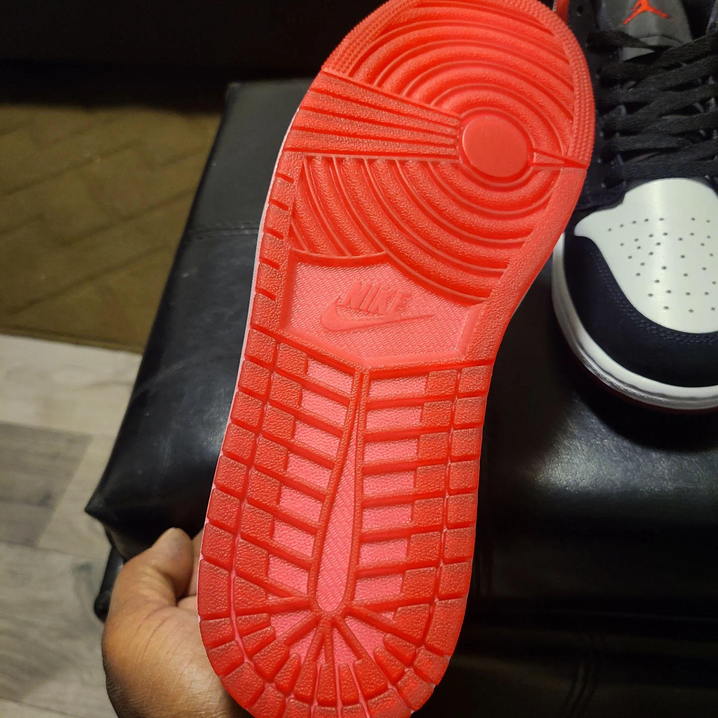 Air Jordan 1 Low SE White/Black/Varsity Red Size 10 - photo 5