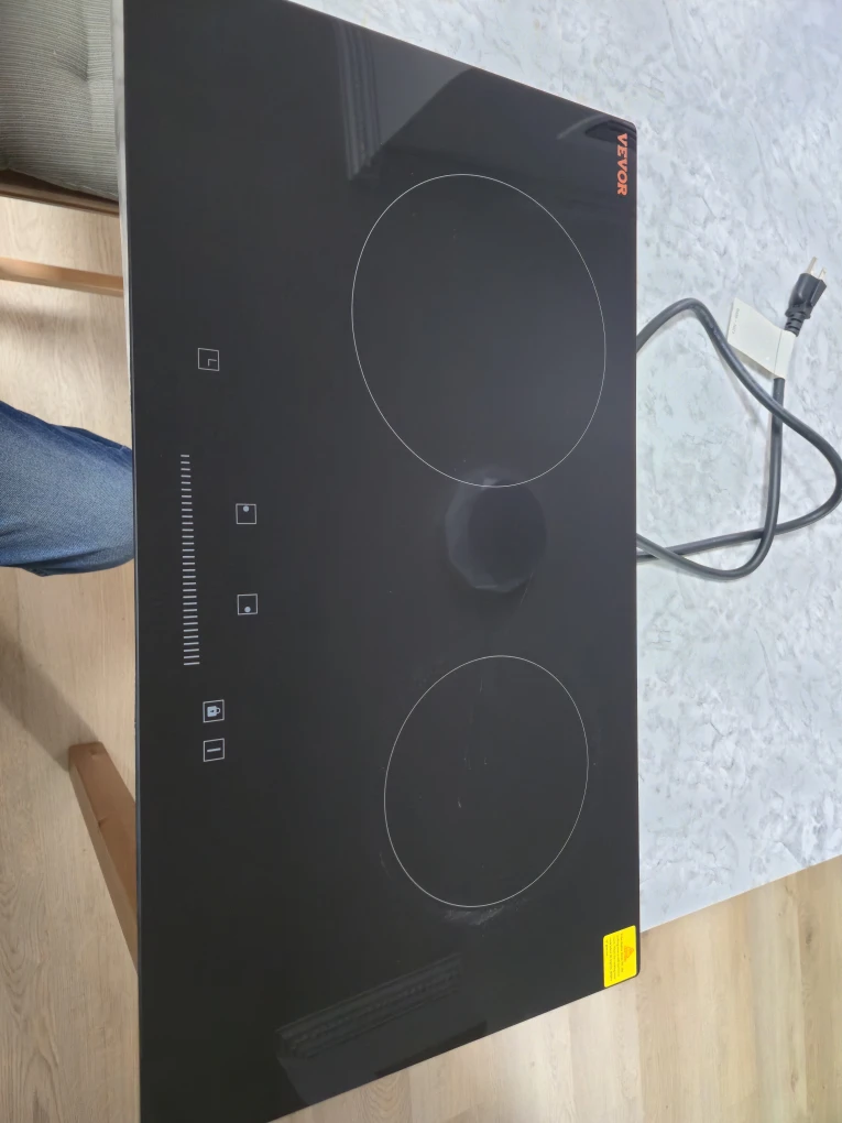 Electric Cooktop, 1800 Watt, 2 burners, has warranty