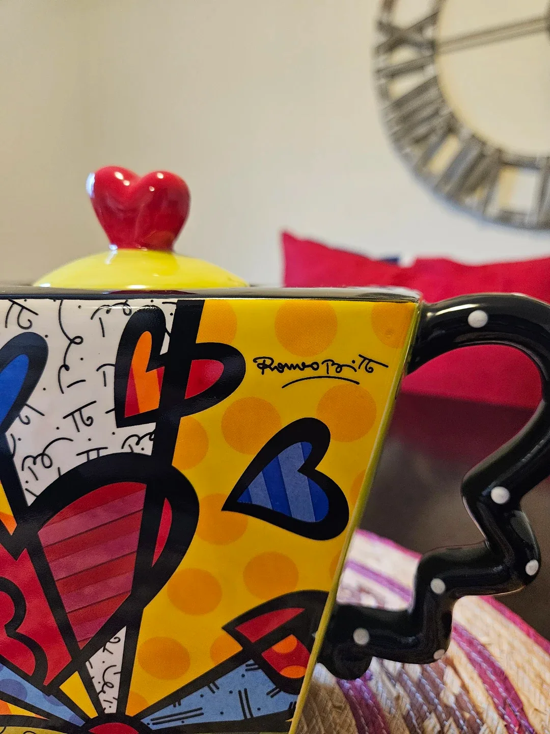 Romero Britto Teapot image indicator(3)