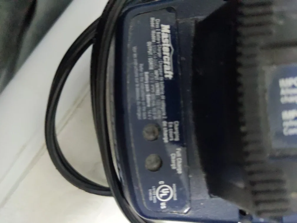 Mastercraft 14.4V Battery Charger with 2 Batteries image indicator(2)