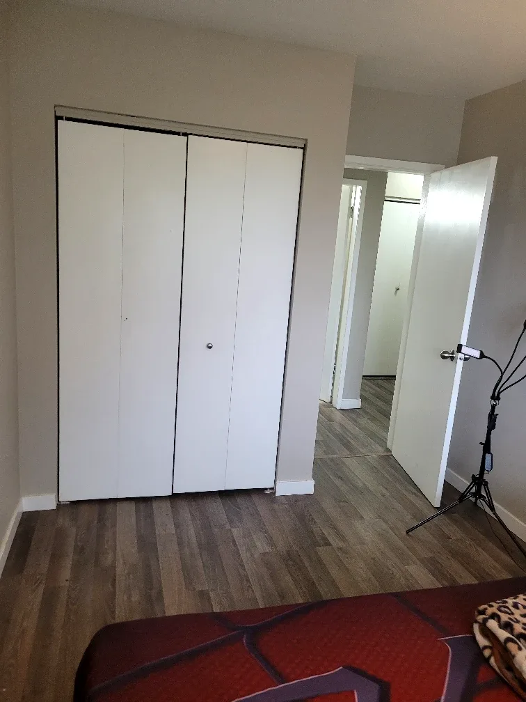 1 ROOM for rent image indicator(4)