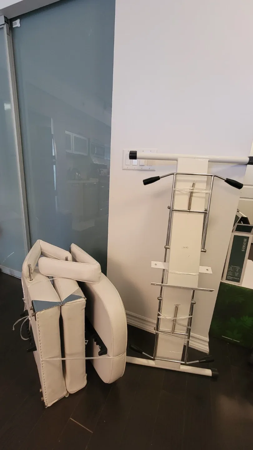 White Adjustable Facial Bed/Chair image indicator(6)