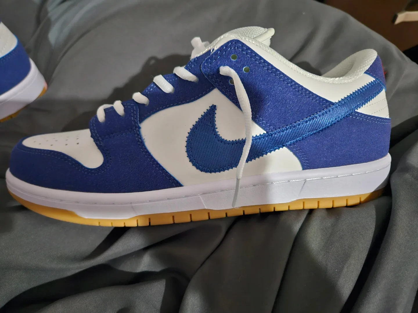 Nike SB Dunk Low dodgers. Men's size 12 image indicator(2)