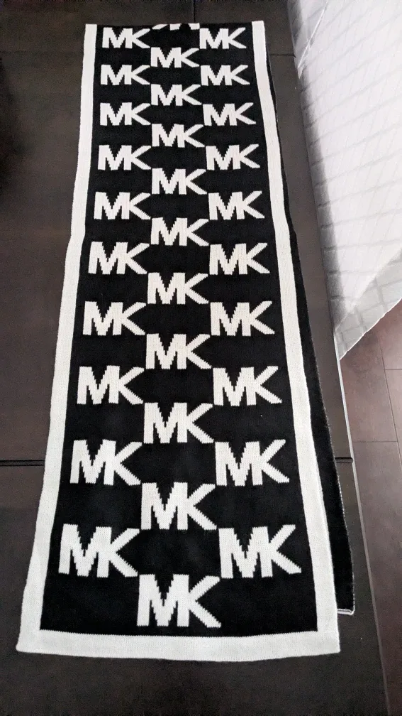 New Michael Kors Black & White Scarf