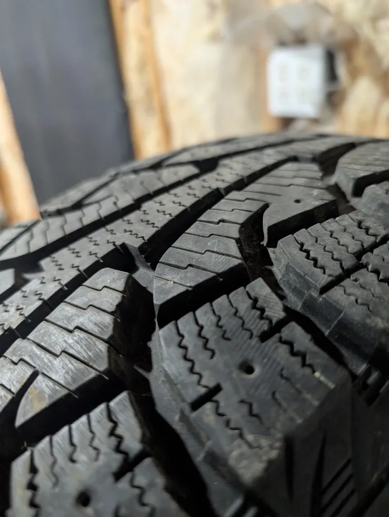 (4)-235/75R16 Winter Tires On Rims Off 2010 Chevrolet Colorado image indicator(6)