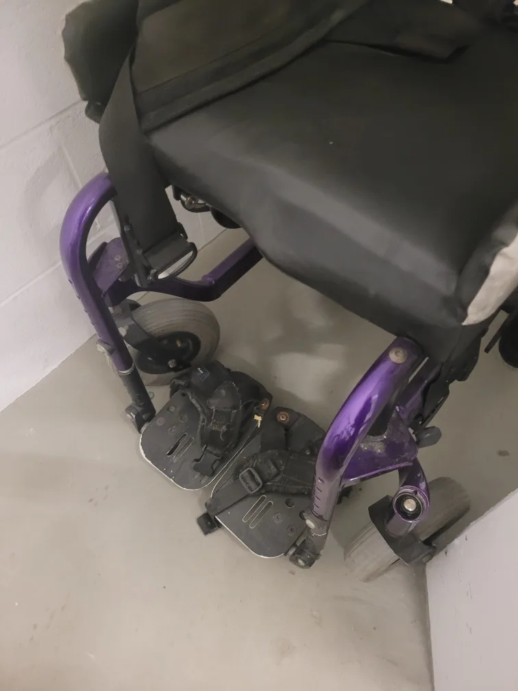 QUICKIE RECLINING WHEEL CHAIR image indicator(2)