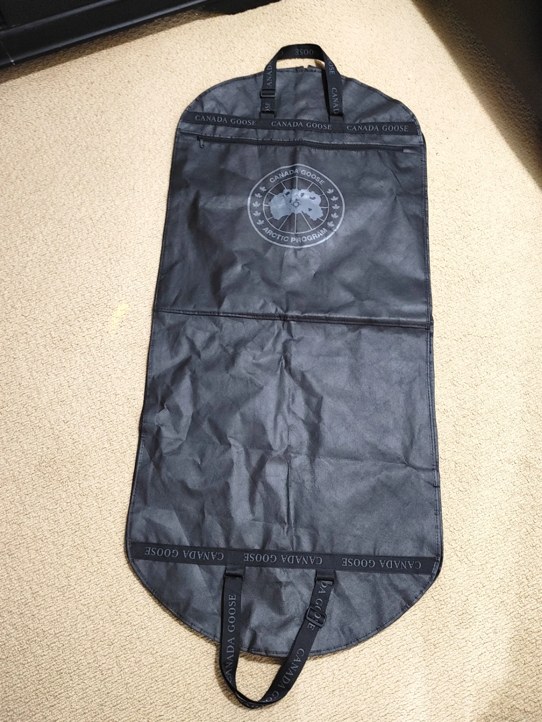 Canada Goose Garment Bag - Like New! - photo 4